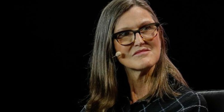 女股神：投资人忽视了区块链、ChatGPT！本周再买473万美元Coinbase