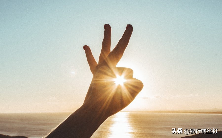 咋样买基金能赚钱(怎么才能买基金赚钱)