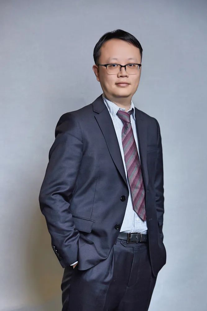 如何投资基金经理赚钱（基金经理人怎么赚钱）