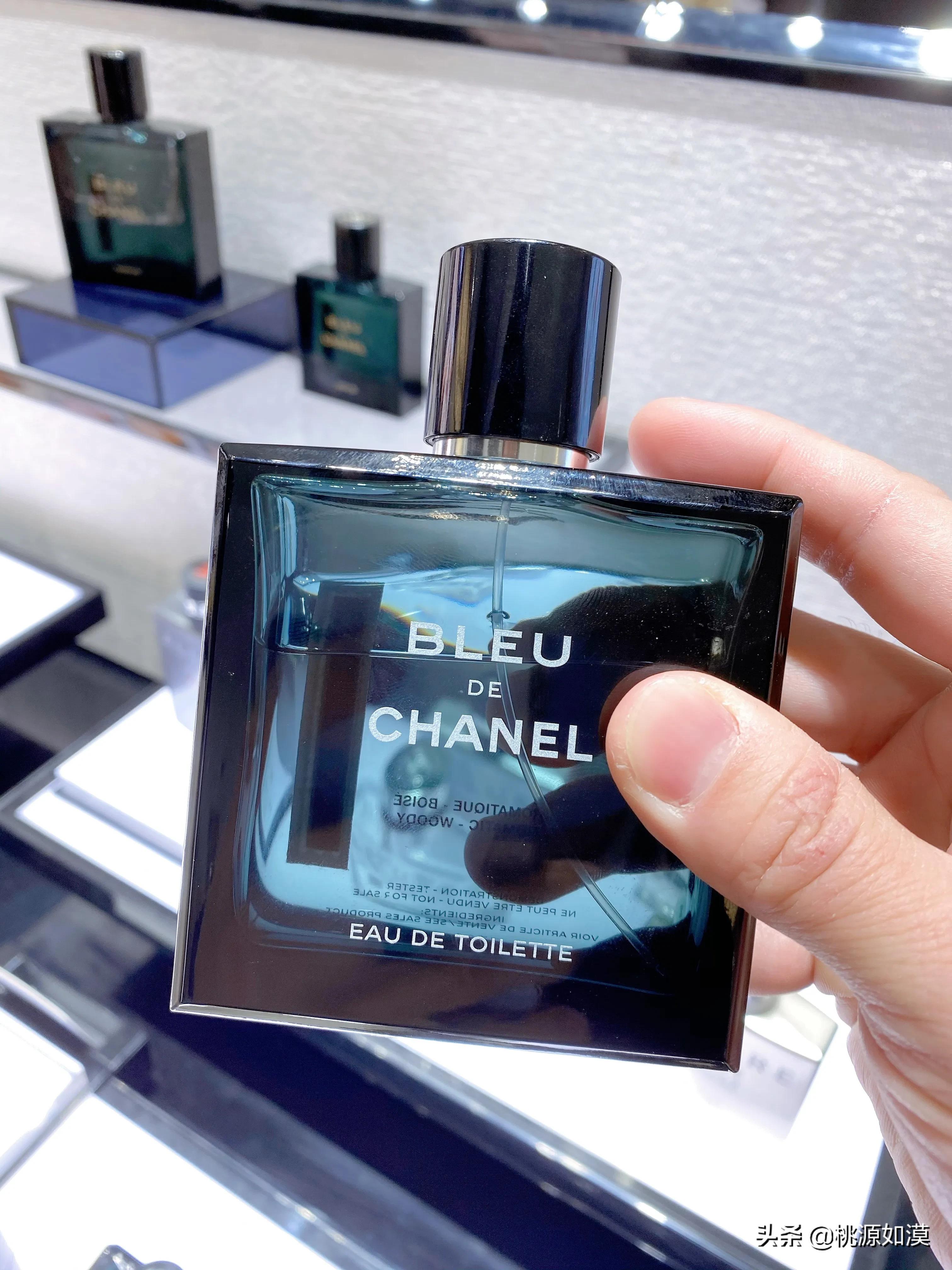 香奈儿蔚蓝香水介绍（香奈儿蔚蓝香水什么味道）