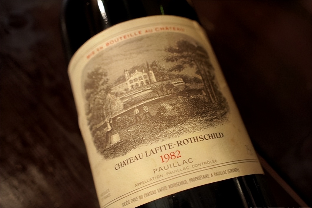 82年拉菲多少钱一瓶（82年拉菲多少钱一瓶值多少钱）1