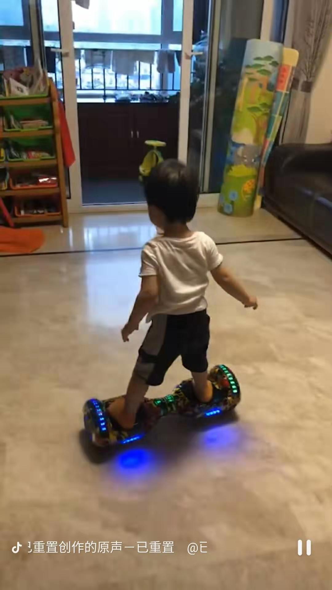 领奥和阿尔郎平衡车哪个好（领奥与阿尔郎平衡车哪个更好）