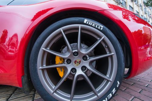 四轮定位要多少钱（小货车四轮定位要多少钱）