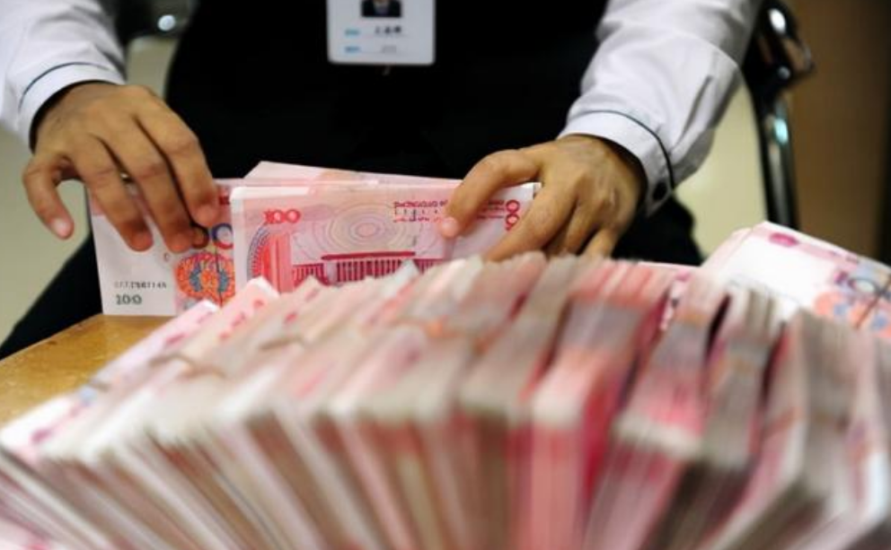 一万块买基金一个月能赚多少（买一万元的基金一个月能赚多少）