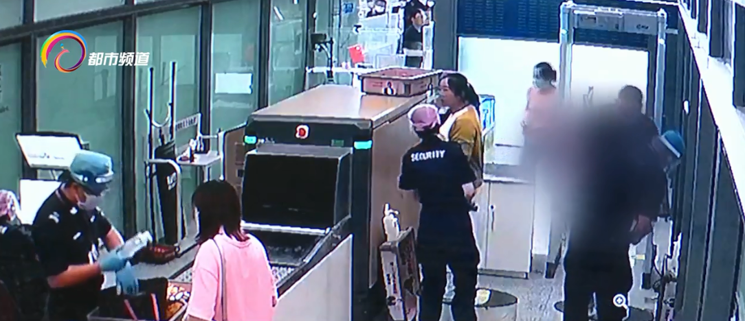 上飞机不能带什么（上飞机不能带什么化妆品）