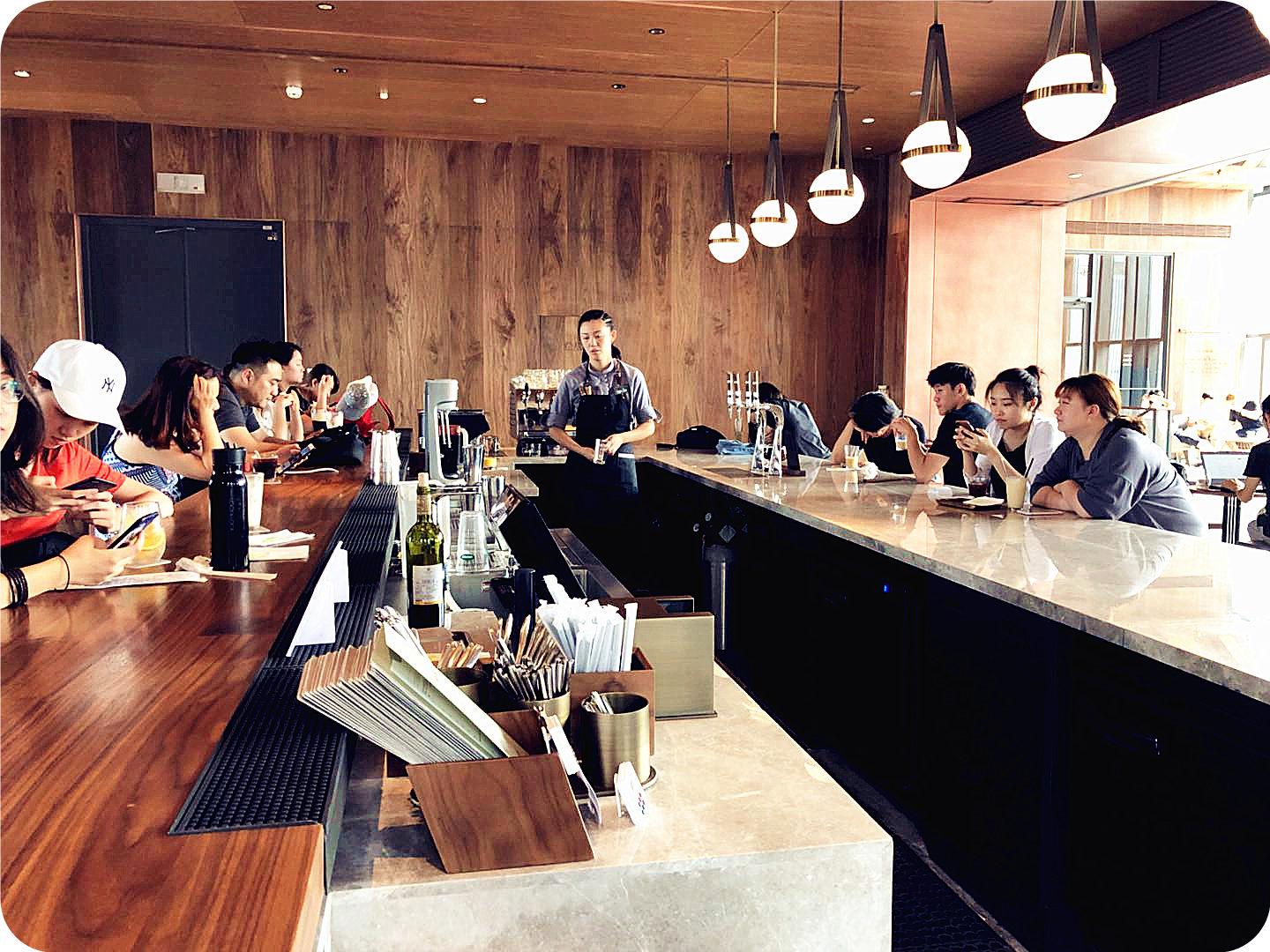 星巴克臻选店全球几家（星巴克臻选店有哪些）