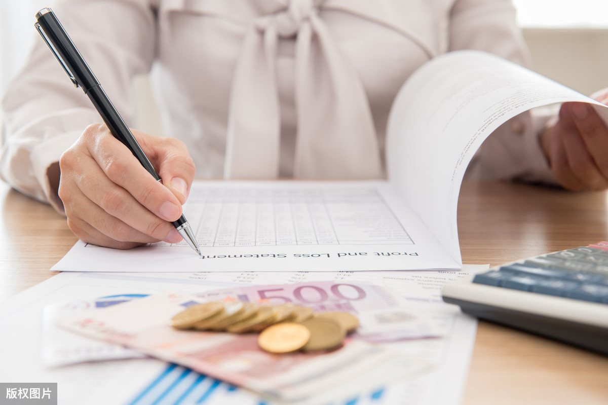 新手买什么样的基金（新手买什么样的基金合适）1