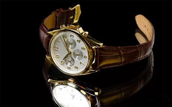 石英表和机械表哪个好（天梭石英表和机械表哪个好）