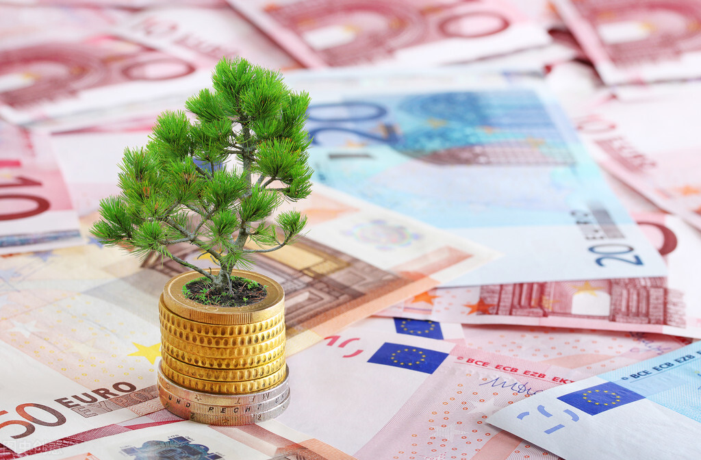 买理财好还是存定期好（2022买理财好还是存定期好）