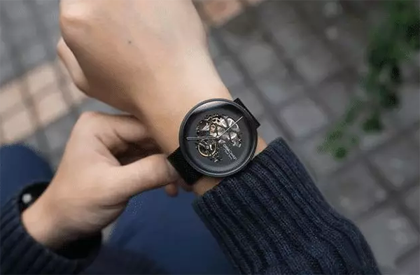 石英表和机械表哪个好（天梭石英表和机械表哪个好）