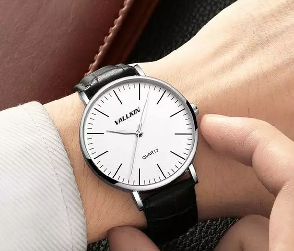 石英表和机械表哪个好（天梭石英表和机械表哪个好）