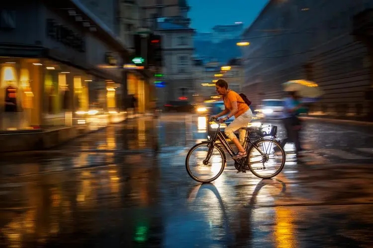 当今最赚钱的小本生意（当今最赚钱的小本生意有哪些）2