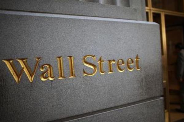 美国股市在星期一收高 平均上涨指数为2.66%