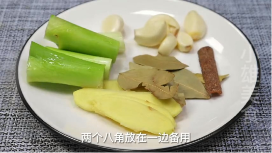 五花肉焯水几分钟（五花肉焯水后怎么做好吃）