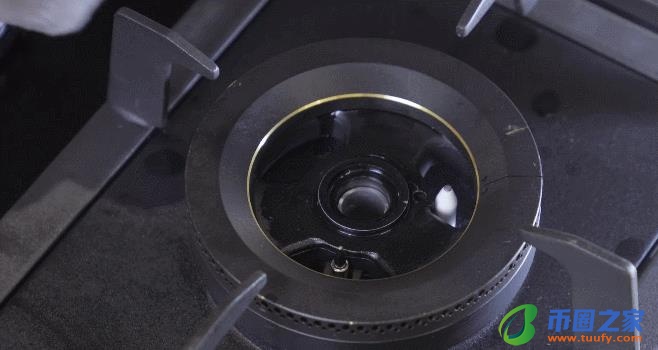 天然气灶打不着火（天然气燃气灶打不着）