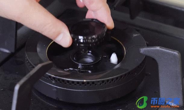 天然气灶打不着火（天然气燃气灶打不着）