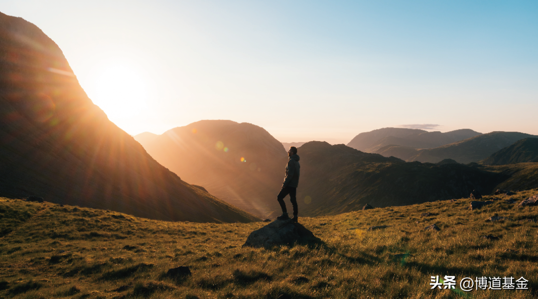 混合型基金怎么玩才能赚钱（混合型基金怎么玩才能赚钱呢）