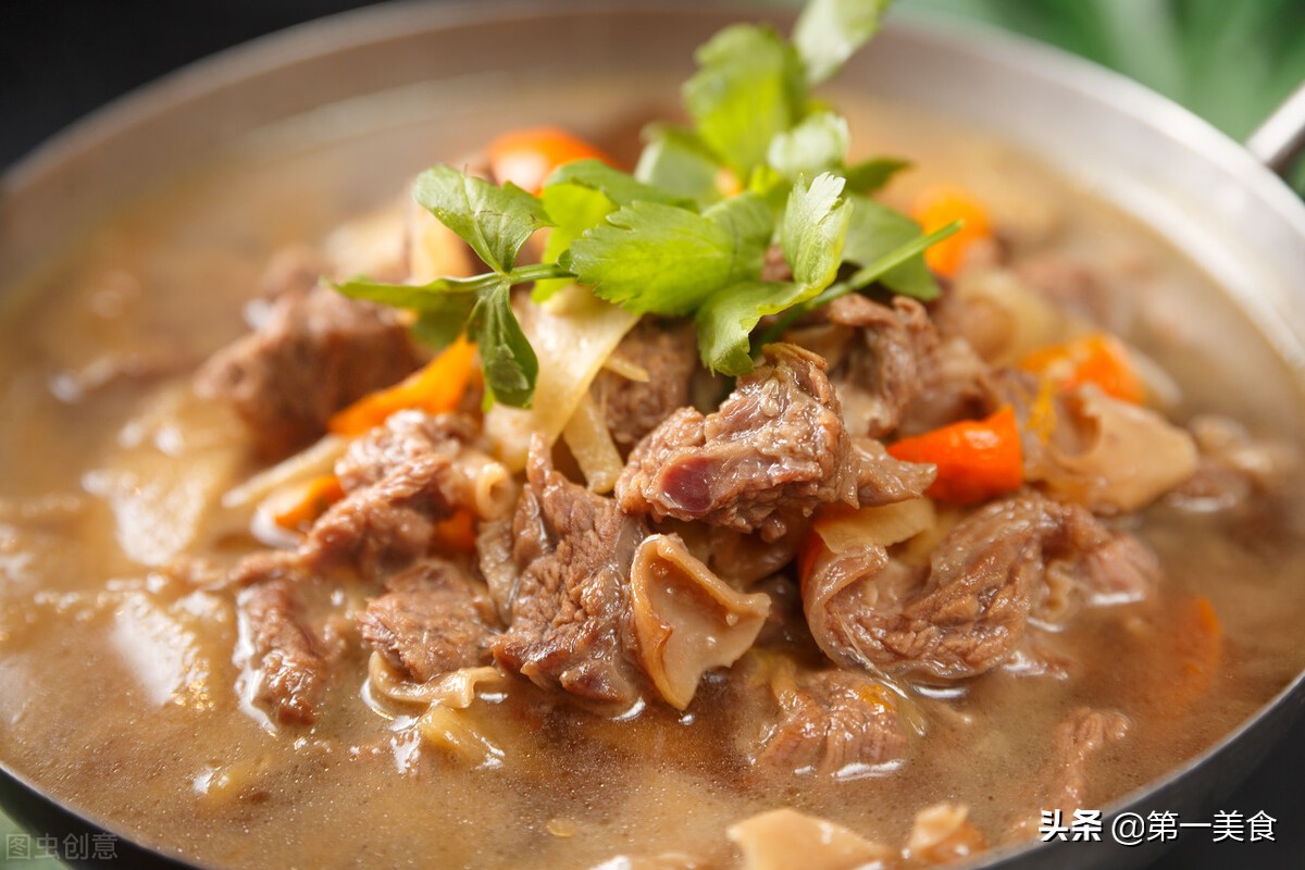 炖牛肉放什么调料（炖牛肉的家常做法）