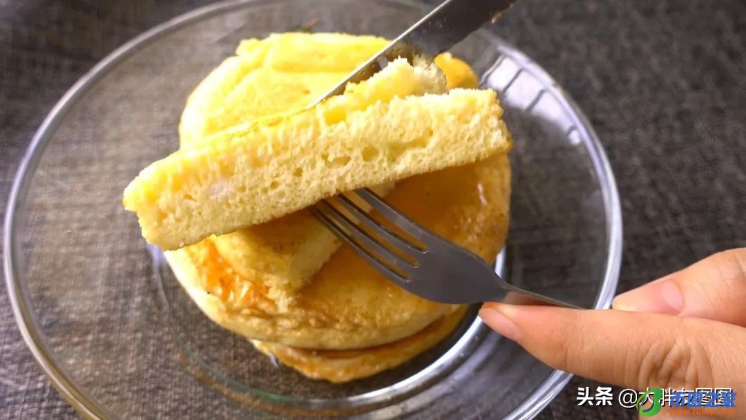 鸡蛋面粉饼怎么做（鸡蛋面粉饼怎么做松软好吃）