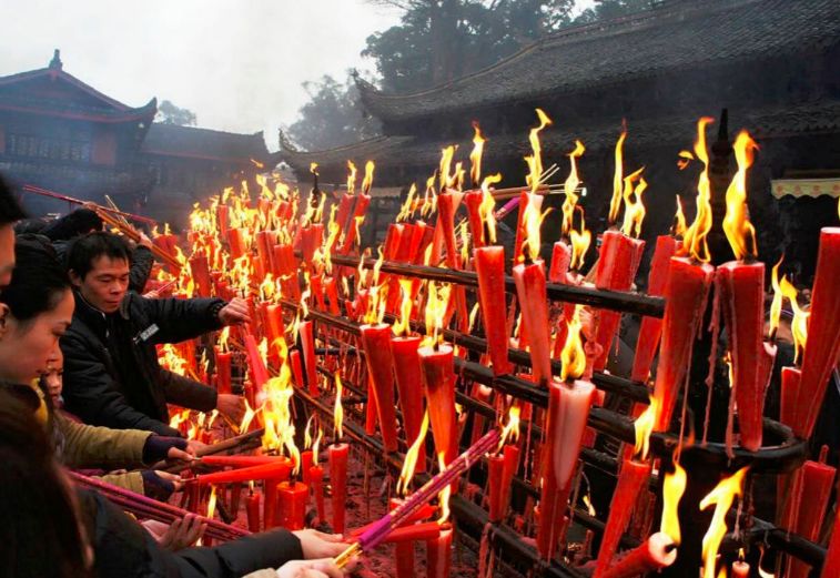 梦见蛇是不是仙家来了（梦见蛇仙家跟我说话）2