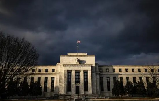 美联储缩表 加密投资产品交易量创两年新低