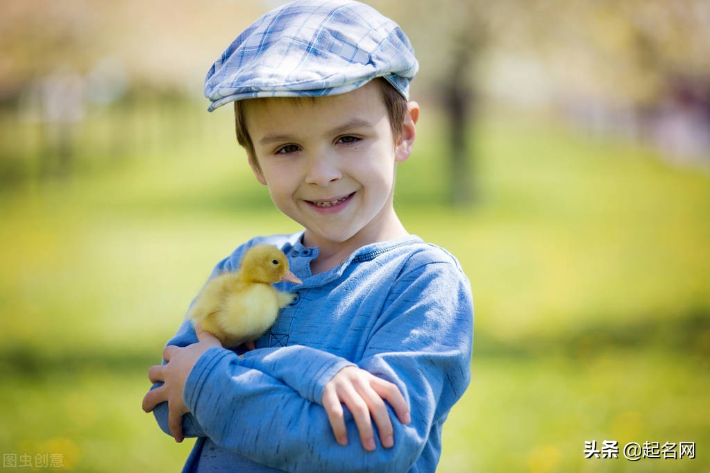 皓字的意思和含义（皓用在男孩名意义）