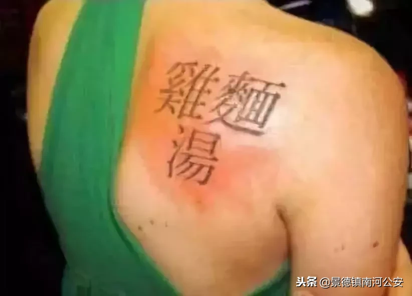 大嘴巴是什么意思（猫张大嘴巴是什么意思）