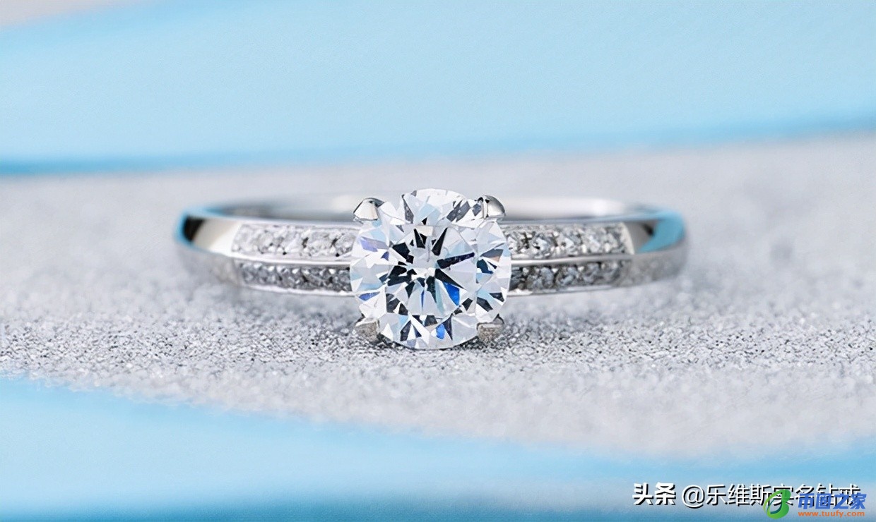 一克拉钻戒多少分（钻石一克拉多少钱）