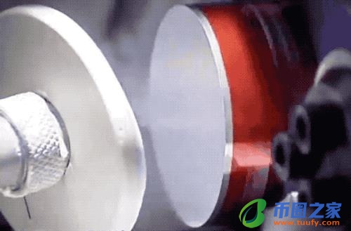 易拉罐是什么材质（易拉罐铝多少钱一斤）