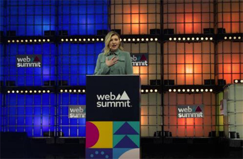 加密货币在创纪录的人群面前 登上网络峰会的主要舞台