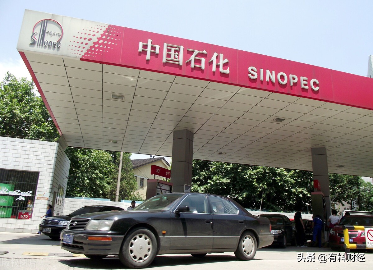 一吨汽油多少钱（2022年一吨汽油多少钱）