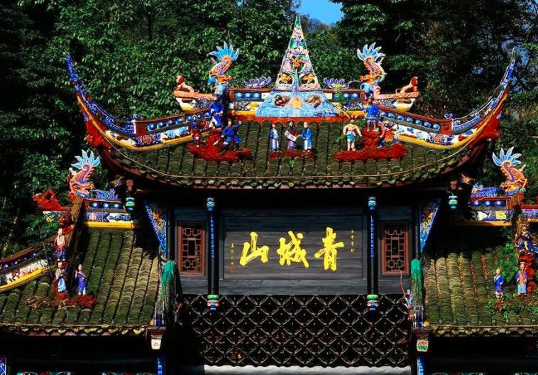 梦见蛇是不是仙家来了（梦见蛇仙家跟我说话）8