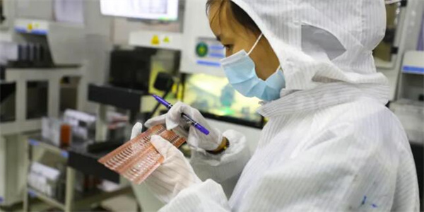 美国对高端采取新的限制 使得中国芯片股暴跌