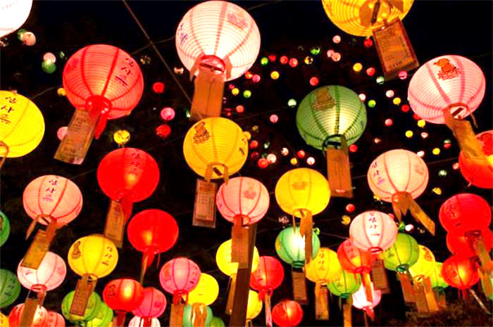 颠三倒四打一个字（颠三倒四打一个字谜）