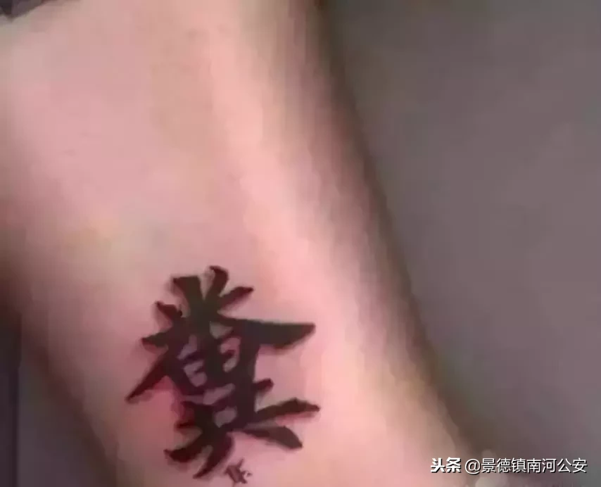 大嘴巴是什么意思（猫张大嘴巴是什么意思）