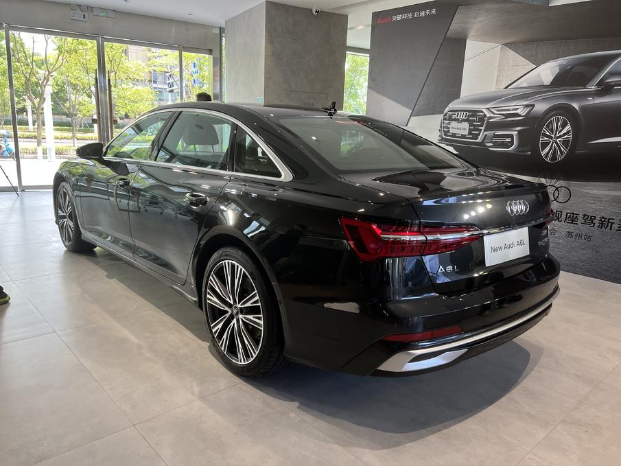奥迪a6l价格多少(奥迪A6L价格多少2015)