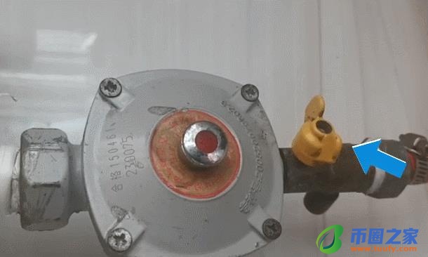 天然气灶打不着火（天然气燃气灶打不着）