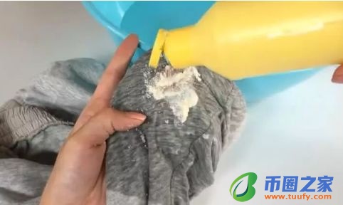 衣服血渍怎么去除（清洗陈旧的血渍的最佳办法）