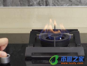 天然气灶打不着火（天然气燃气灶打不着）