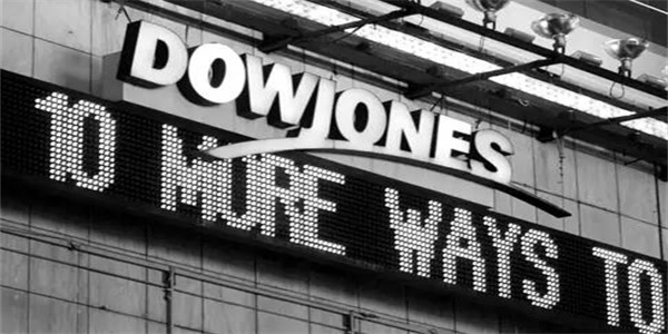 道琼斯指数下跌1200点 为2020年6月以来最糟糕的一天