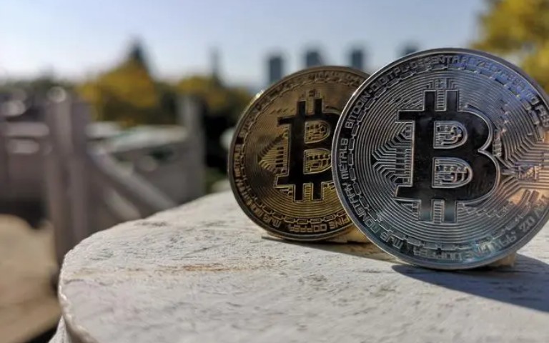 比特币从31000美元暴跌