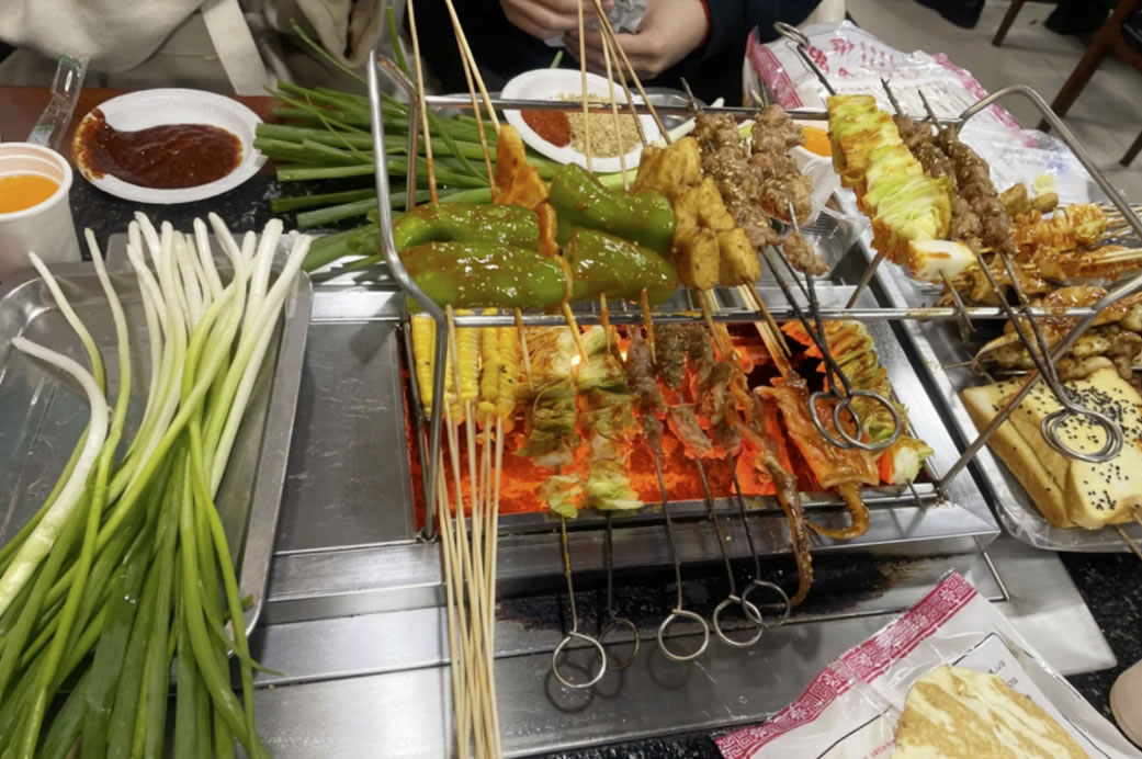 财经与烧烤 淄博烧烤财经数据解密 有多少人来吃烧烤