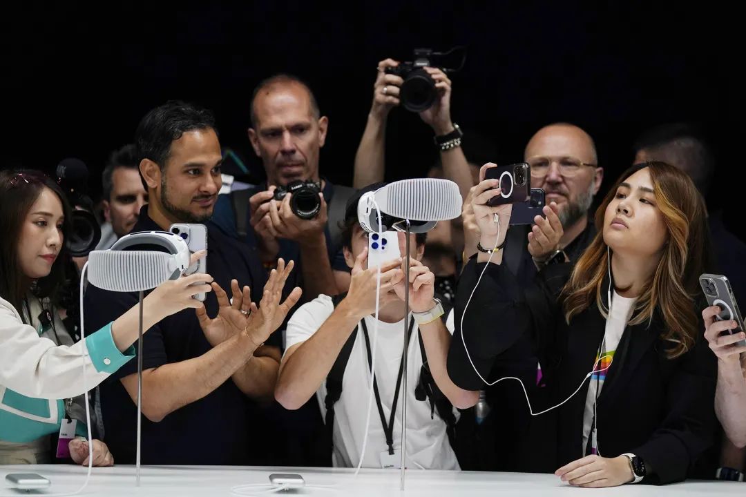 当 VR/AR 行业为苹果欢呼时,他们在欢呼什么?4 当 VR/AR 行业为苹果欢呼时,他们在欢呼什么?4