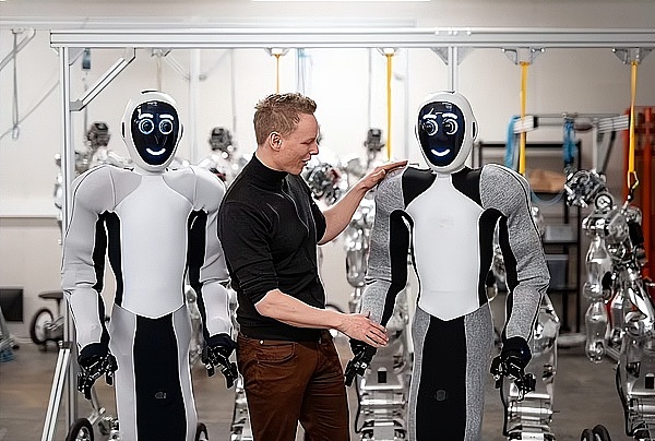 下一个万亿产业?OpenAI倾力投资 1X形机器人力挫马斯克擎天柱