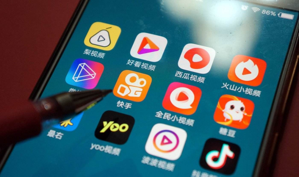 海外版「霸道总裁爱上我」单集突破 3000 万播放量，AI 短剧或成新风口