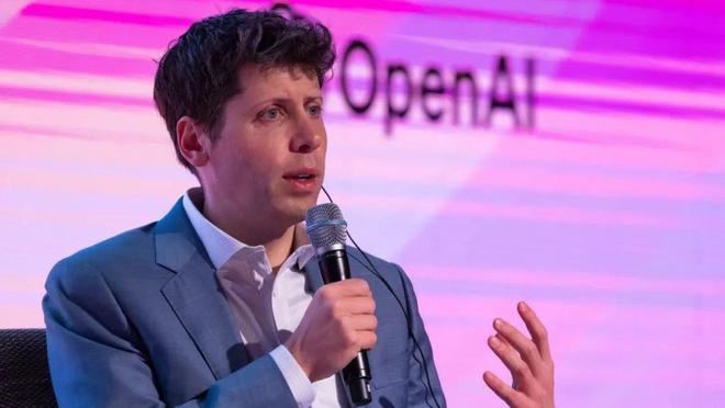 奥特曼重新加入 OpenAI董事会；比特币突破7万美元大关；苹果中文官网出现Vision Pro｜极客早知道