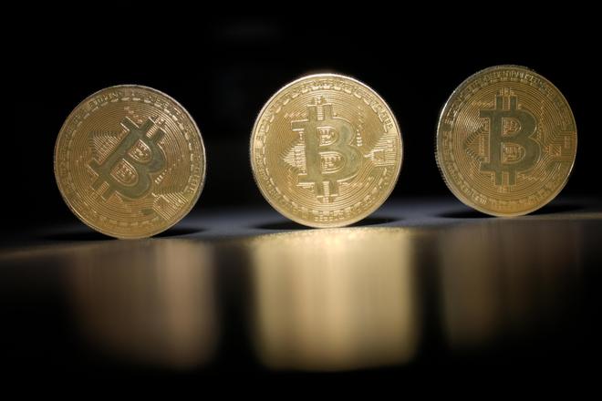 特斯拉被裁员工讲述：半夜收到邮件；英伟达一夜蒸发1.4万亿元；比特币完成第四次减半；亚洲货币保卫战打响|一周事件