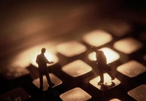 百年荒诞——《金融帝国》书评