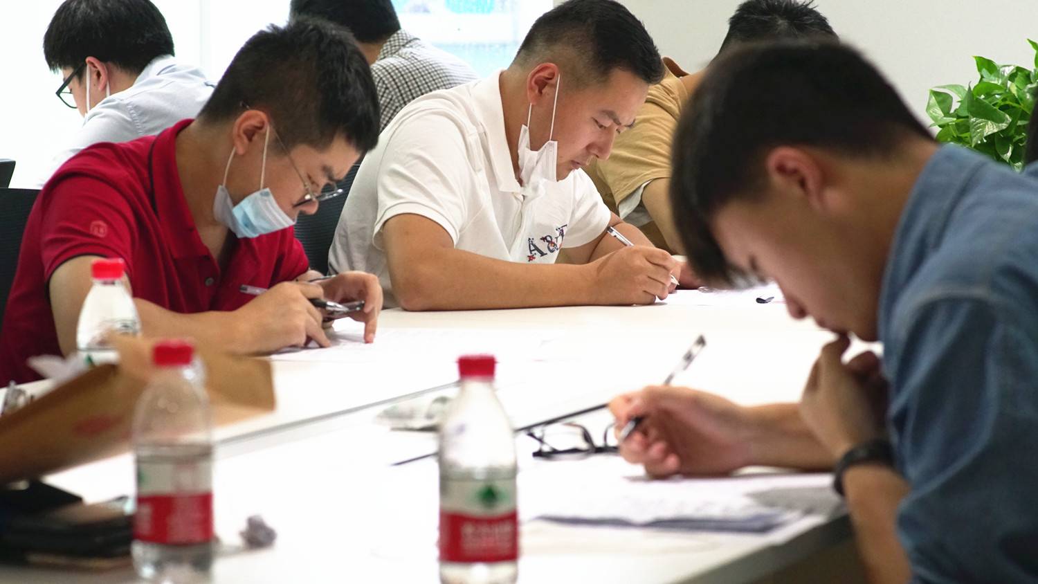 国家刚刚增加了一个新的区块链专业人才，首批“区块链专业人才”已持证上岗1