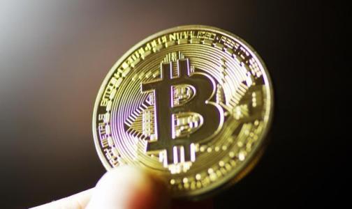 币圈葛静:比特币继续波动,建议日内高卖出低买 币圈葛静:比特币继续波动,建议日内高卖出低买